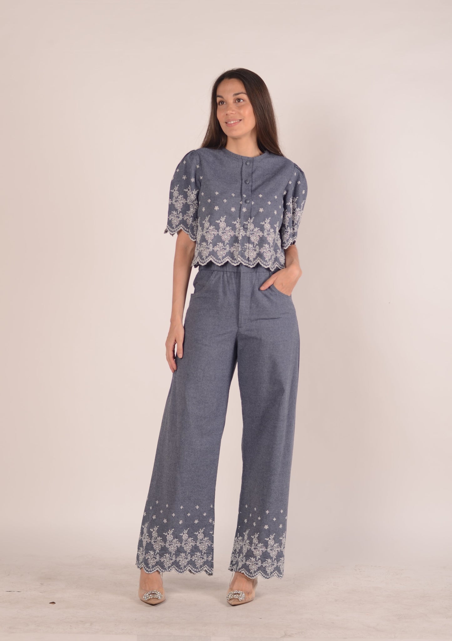 Ostuni Embroidery Set