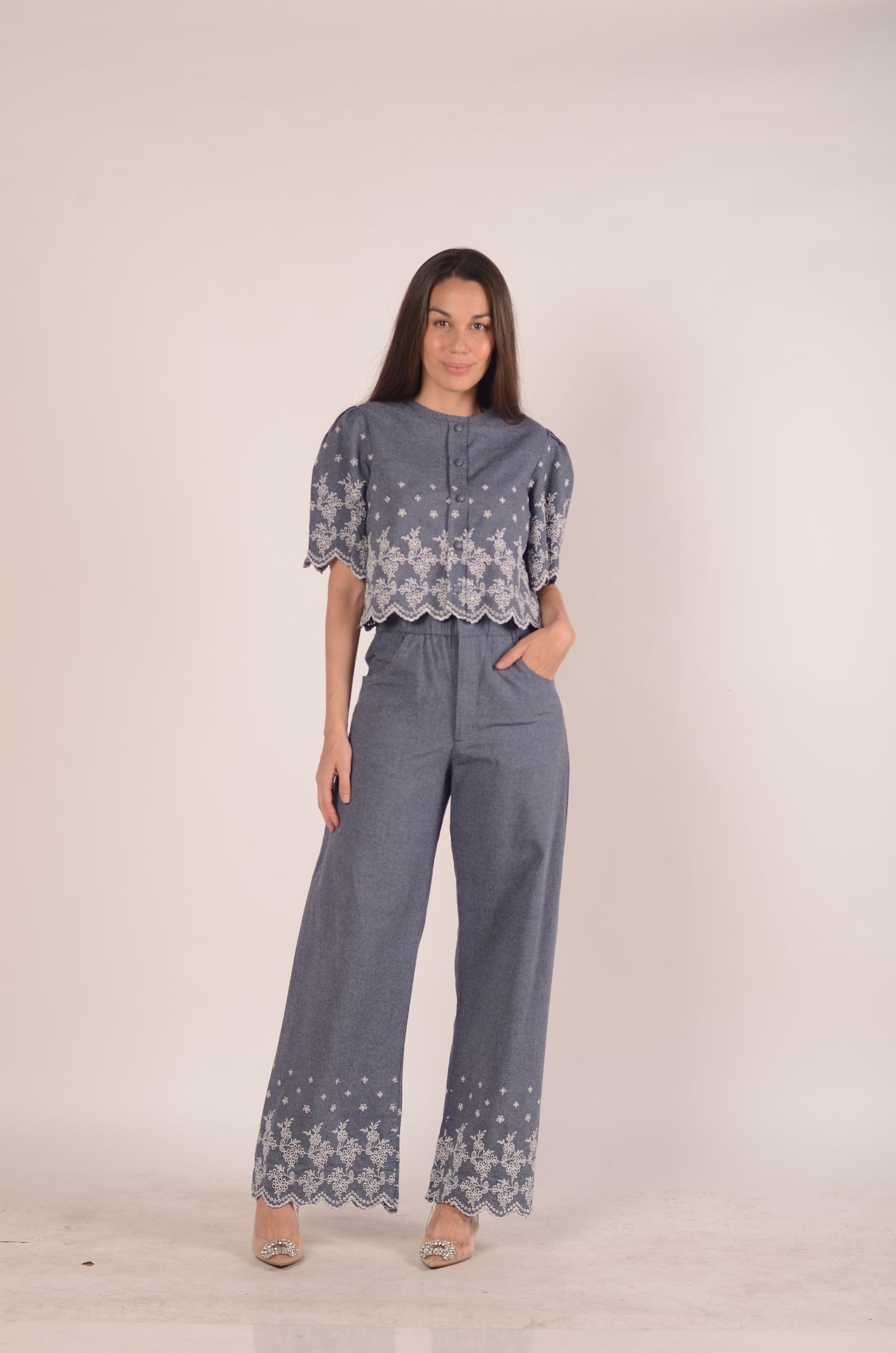 Ostuni Embroidery Set